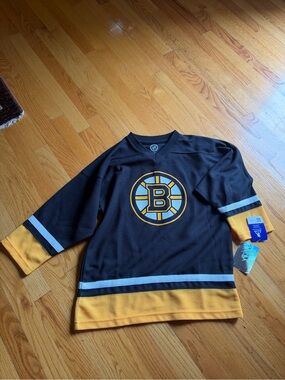 LPA Black, White & Gold Hockey Jersey Sleeve Detail